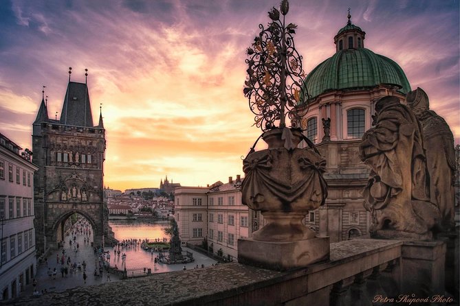 VIP Private tour Prague: Castle, Lunch, Beer, Boat - Old Town (Stare Město) meeting point for real Prague