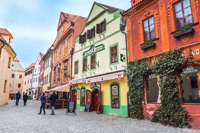 Walking private guided tour in Cesky Krumlov with local certified guide - A realistic way to plan your day around this tour