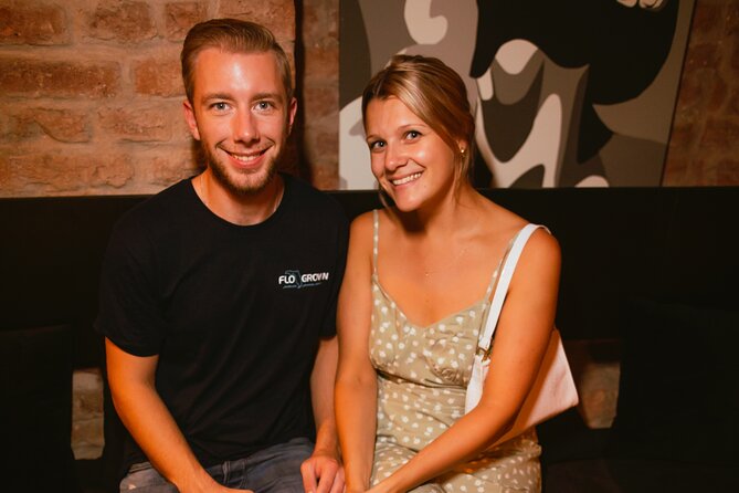 Wednesday Night Live Music and Cocktails Ticket in Kontakt Bar - Live acoustic music, and how to get the best view