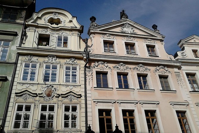 Your own guide for Prague Coronation Route Tour - Infant Jesus Church: The Miraculous Statue Stop